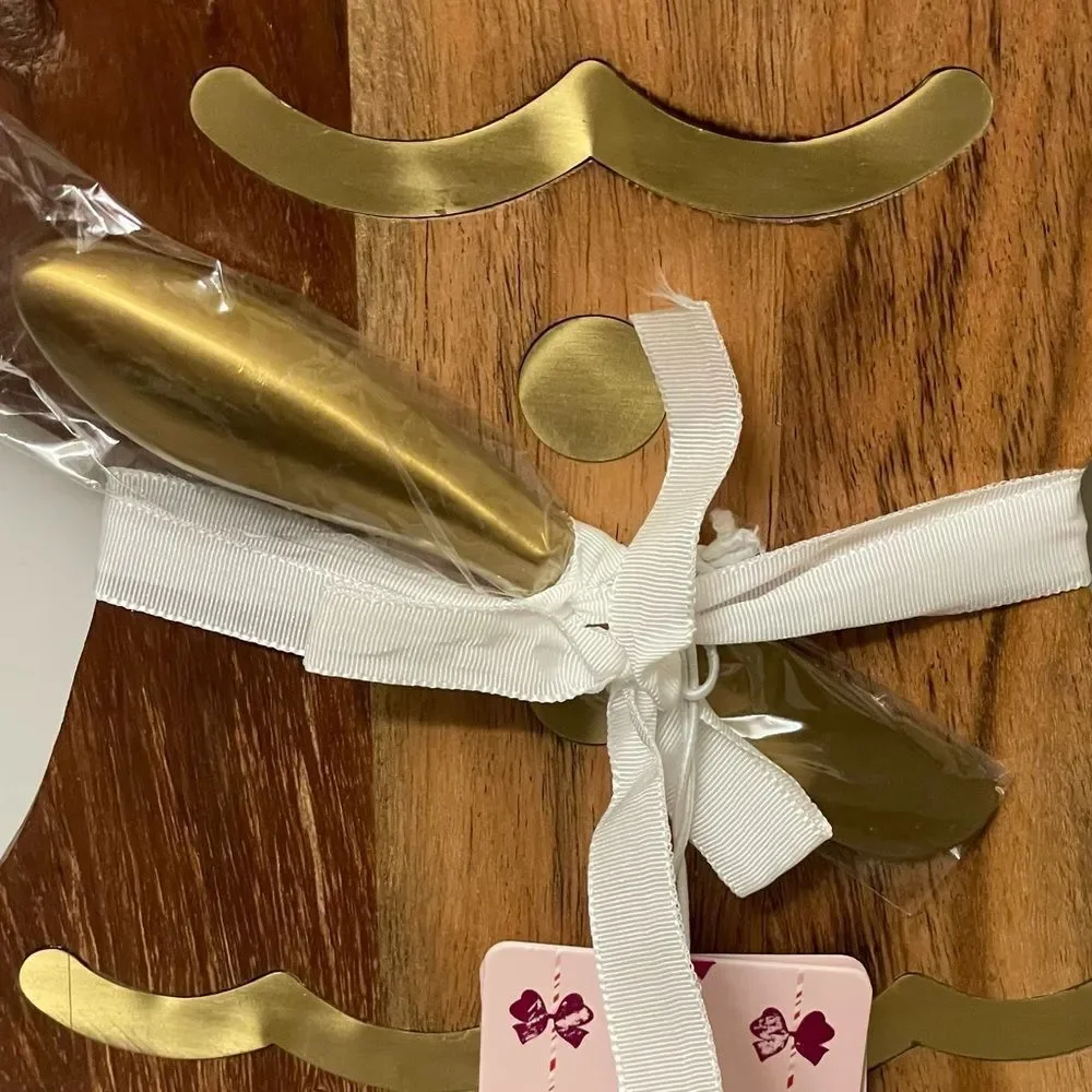 Entertainer Hello Kitty Gingerbread Designed Cheese Board w/Spreader Set (NWT)